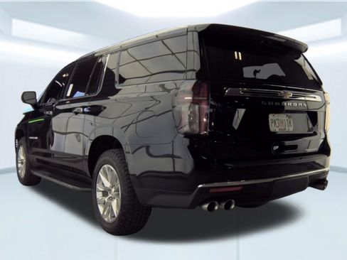 Used 2023 Chevrolet Suburban Premier RWD image 4