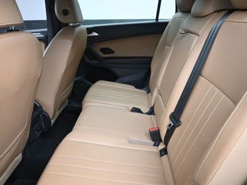Used 2022 Volkswagen Tiguan SE R-Line FWD image 18