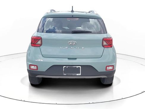 Used 2025 Hyundai Venue SEL FWD image 6