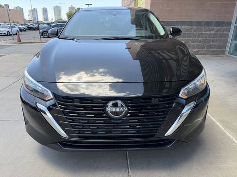 Used 2025 Nissan Sentra SV FWD image 10