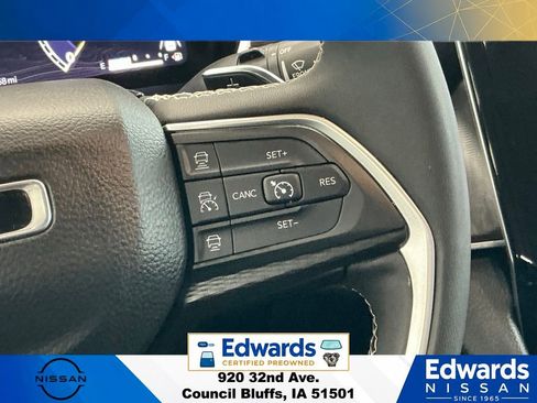 Used 2024 Jeep Grand Cherokee Laredo X AWD/4WD image 20