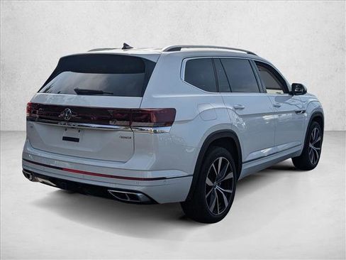 Used 2024 Volkswagen Atlas SEL Premium R-Line image 5