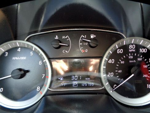 Used 2014 Nissan Sentra SV image 18