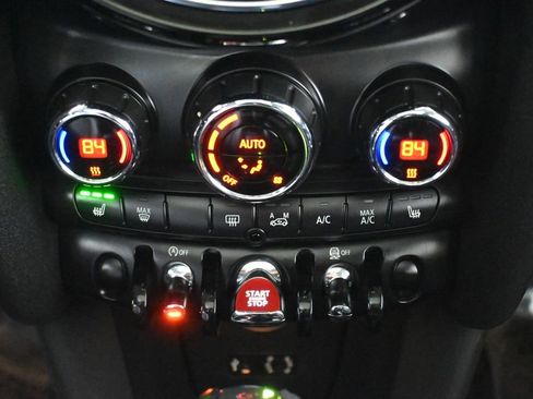 Used 2016 MINI Cooper 4-Door Hardtop image 18