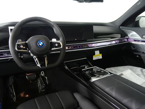 New 2026 BMW 750e xDrive w/ Executive Package image 19