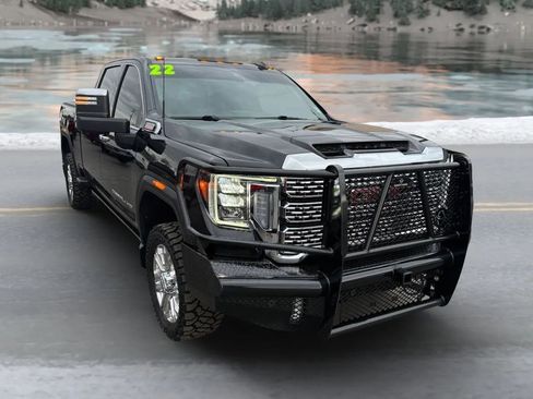Used 2022 GMC Sierra 2500 Denali w/ Denali Black Diamond Edition image 1