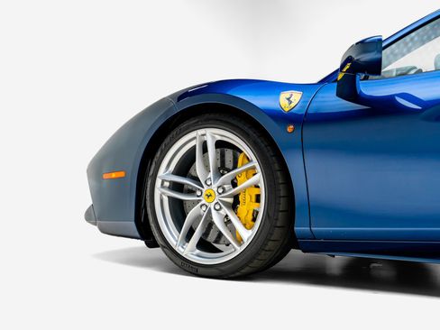 Used 2017 Ferrari 488 GTB RWD image 21