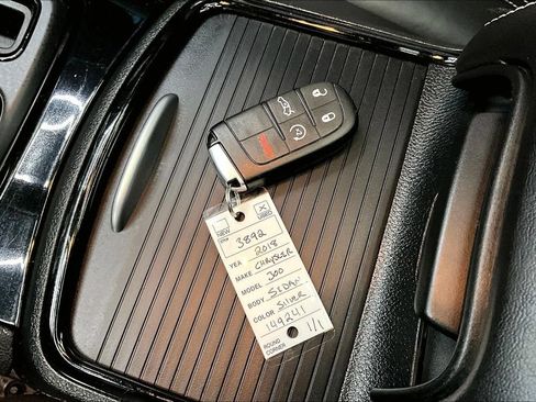 Used 2018 Chrysler 300 S AWD/4WD image 36