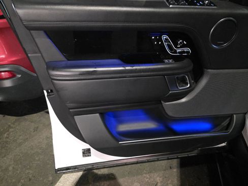 Used 2019 Land Rover Range Rover Autobiography image 7