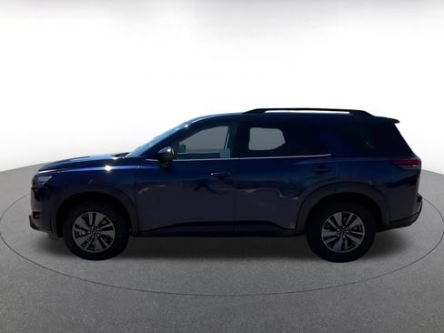 Used 2025 Nissan Pathfinder SV FWD image 9