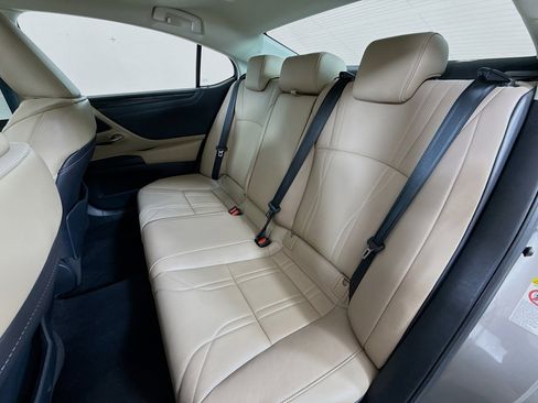 Used 2019 Lexus ES 350 Luxury image 24