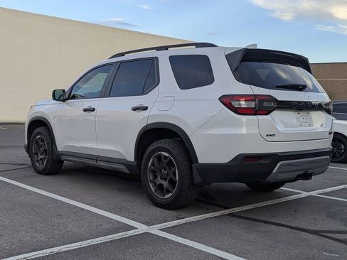 Used 2024 Honda Pilot TrailSport image 6