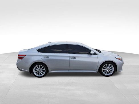 Used 2013 Toyota Avalon Limited FWD image 5