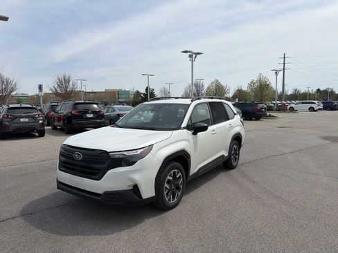 Certified 2025 Subaru Forester AWD/4WD image 3