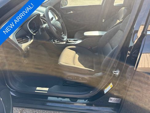 Used 2025 Chevrolet Malibu LT FWD image 9