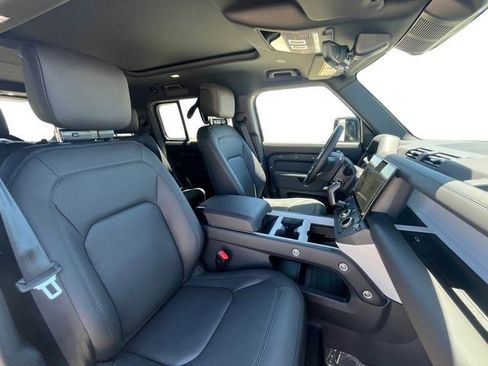New 2026 Land Rover Defender 130 X-Dynamic SE AWD/4WD image 19