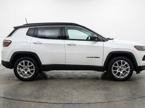 Used 2025 Jeep Compass Limited AWD/4WD image 11