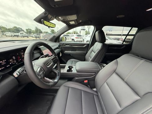 New 2027 GMC Acadia Elevation w/ Elevation Premium Package AWD/4WD image 25
