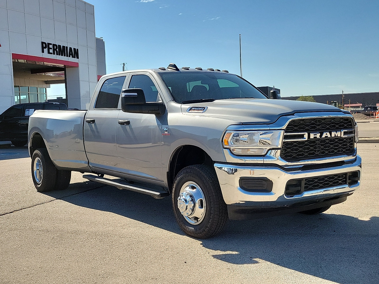 Used 2024 RAM 3500 Tradesman w/ Chrome Appearance Group AWD/4WD image 6