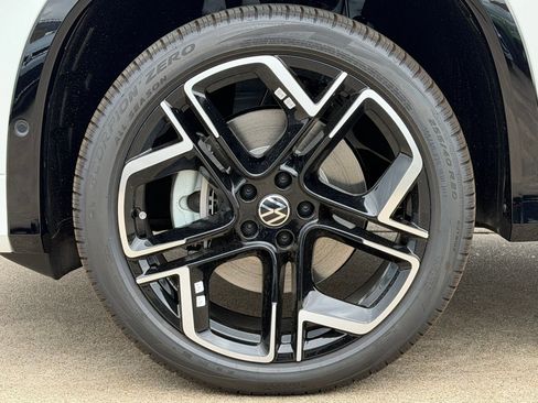 New 2026 Volkswagen Tiguan SEL R-Line AWD/4WD image 11