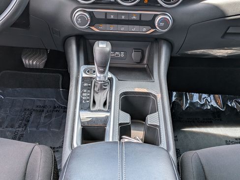 Used 2024 Nissan Sentra SV FWD image 20