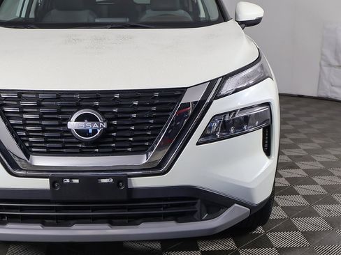 Used 2023 Nissan Rogue SV image 12