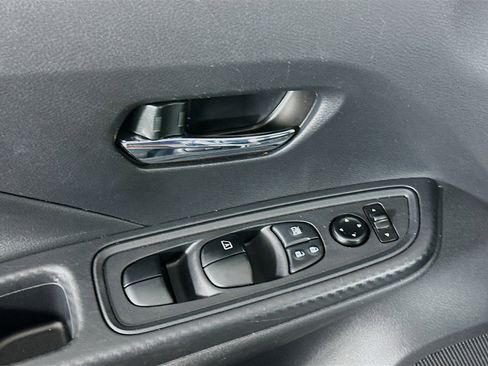 Used 2025 Nissan Versa SV FWD image 15