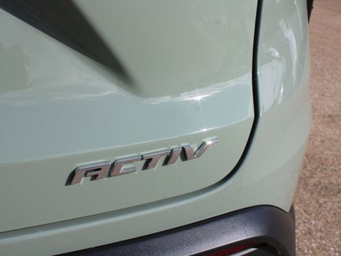 Used 2025 Chevrolet Trax ACTIV w/ Driver Confidence Package image 14