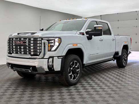 New 2026 GMC Sierra 3500 Denali w/ Denali Reserve Package AWD/4WD image 2