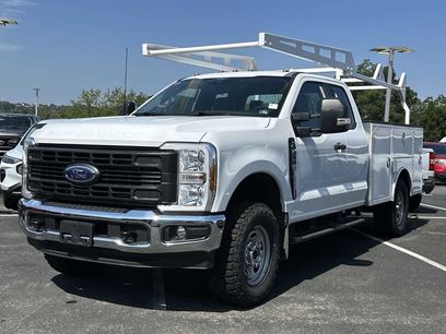 New 2025 Ford F250 XLT w/ FX4 Off-Road Package