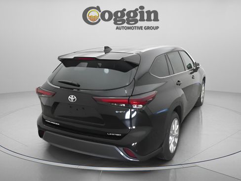 New 2026 Toyota Highlander Limited AWD/4WD image 16