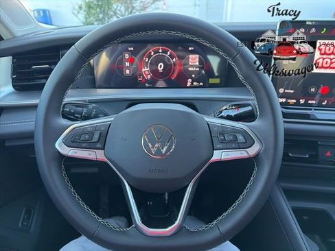 New 2026 Volkswagen Tiguan SE image 10