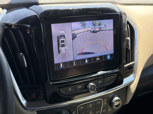 Used 2022 Chevrolet Traverse LT w/ LT Premium Package image 25