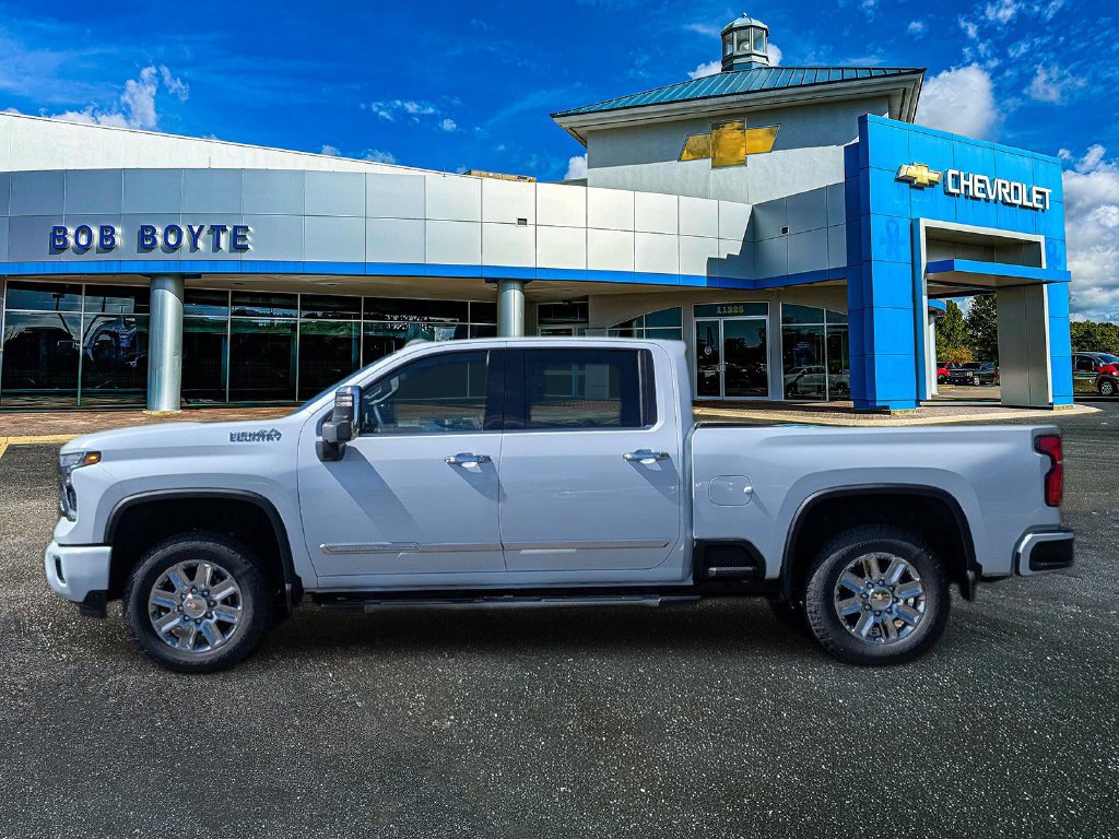 New 2026 Chevrolet Silverado 2500 High Country w/ High Country Premium Package AWD/4WD image 2