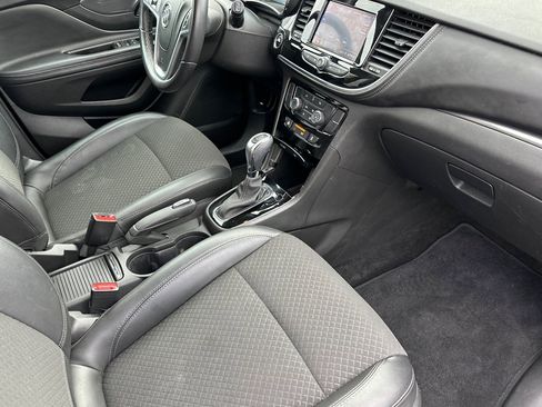 Used 2022 Buick Encore Preferred w/ Safety Package image 30