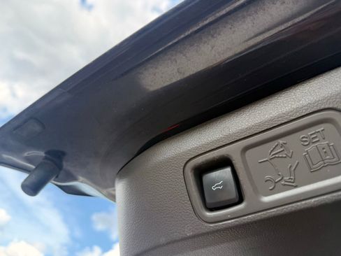 Used 2021 Ford Expedition XLT image 48