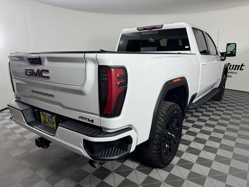 Used 2024 GMC Sierra 2500 AT4 w/ Technology Package image 9