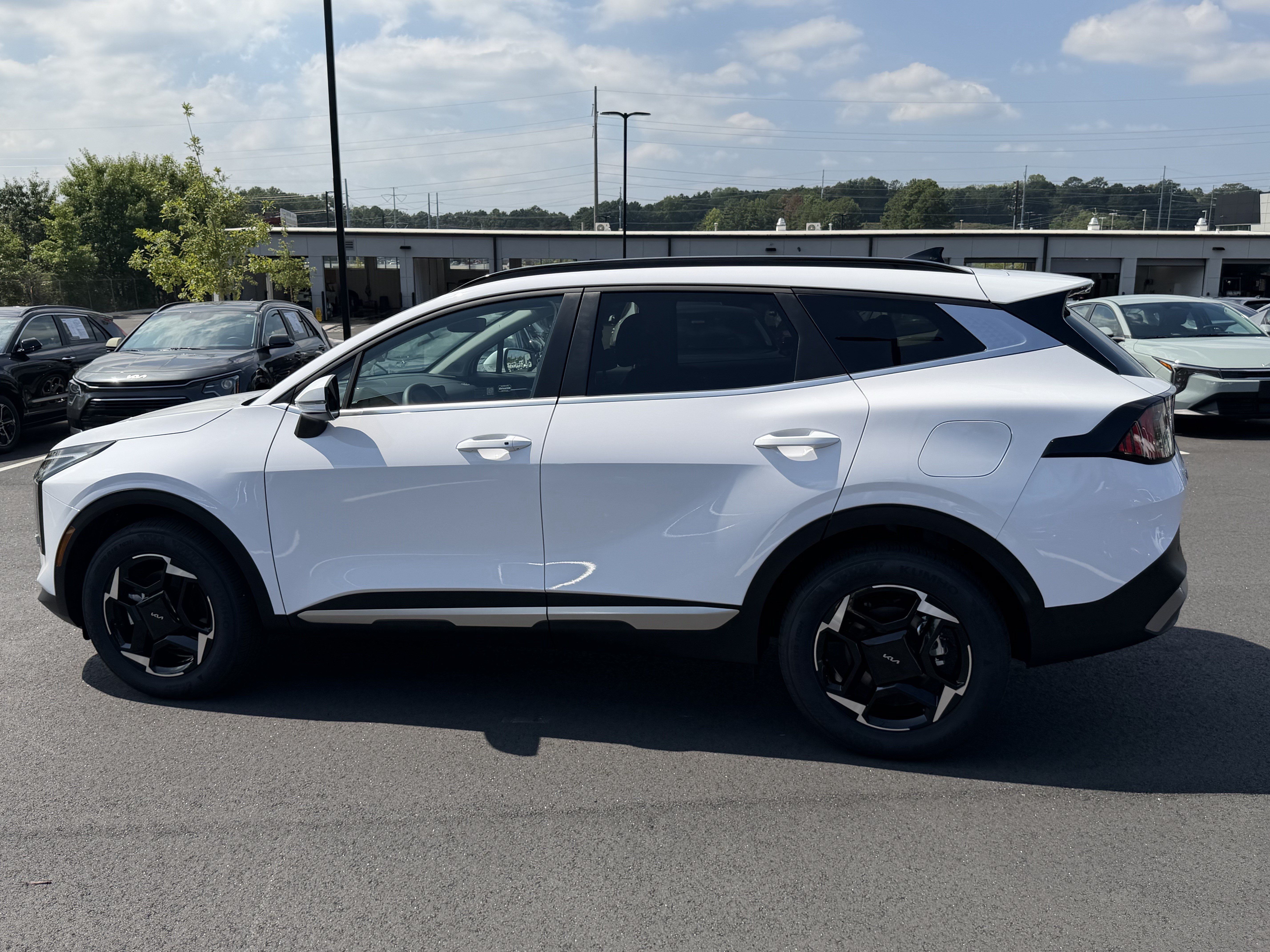 Certified 2026 Kia Sportage EX AWD/4WD image 4