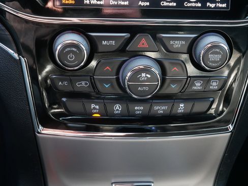 Used 2019 Jeep Grand Cherokee Limited w/ Trailer Tow Group IV image 23