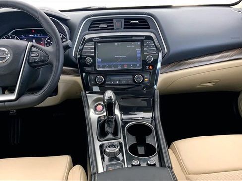 Used 2017 Nissan Maxima Platinum w/ Medallion Package image 6
