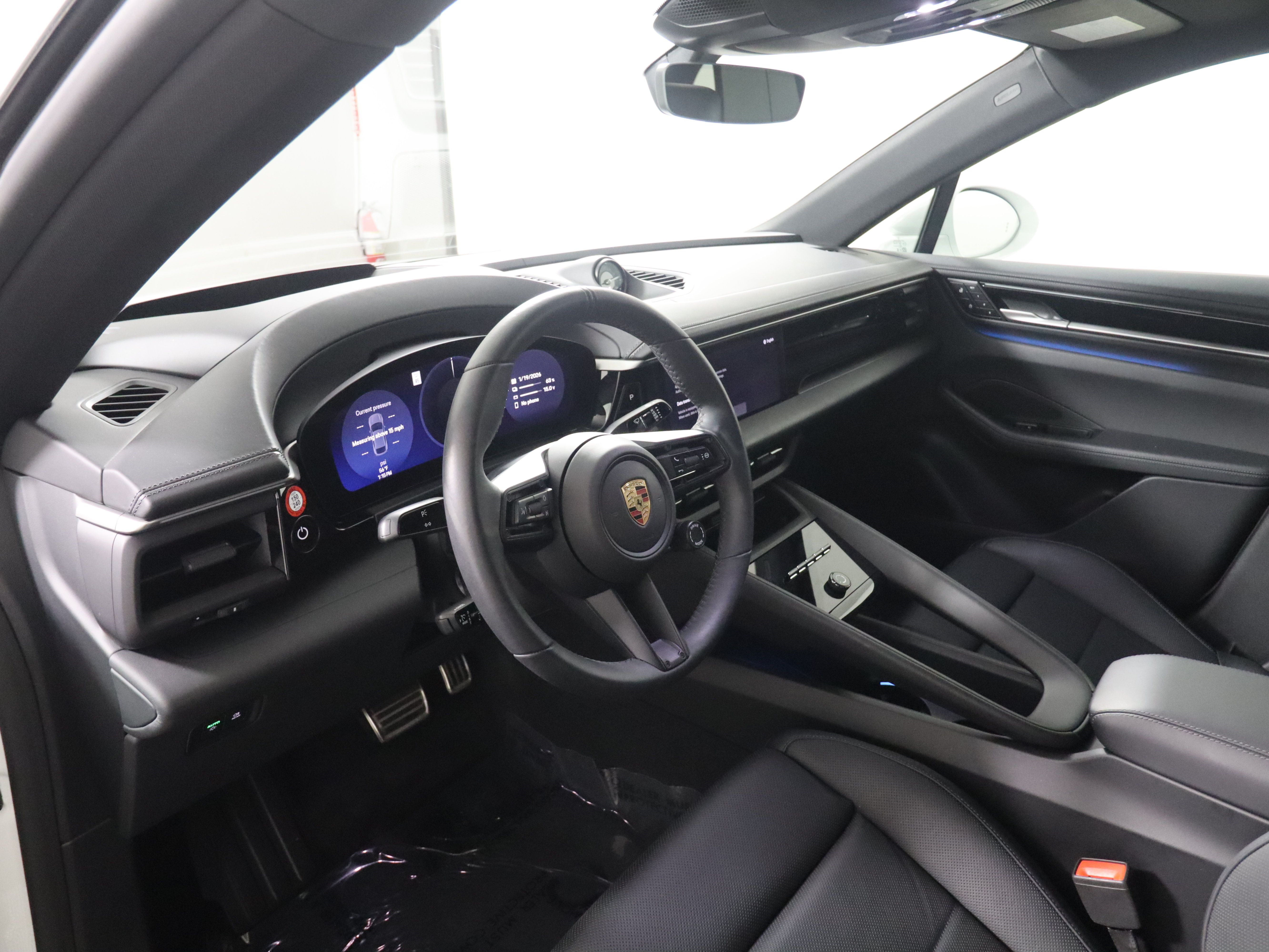 Used 2025 Porsche Macan 4 Electric AWD/4WD image 4