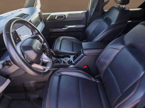 Used 2022 Ford Bronco Badlands AWD/4WD image 9