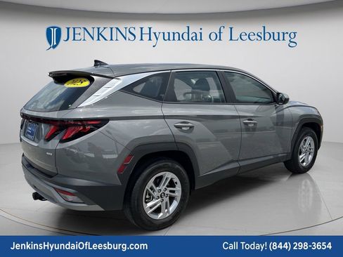 Certified 2025 Hyundai Tucson SE AWD/4WD image 5