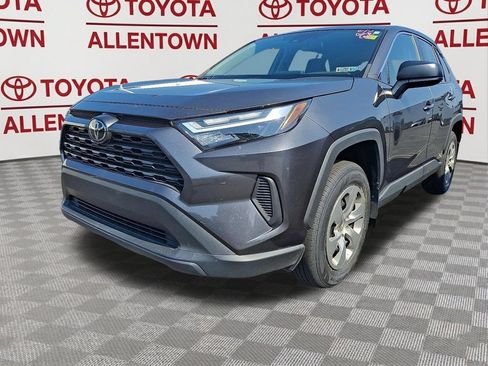 Used 2023 Toyota RAV4 LE AWD/4WD image 3