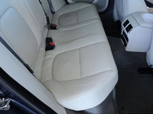 Used 2016 Jaguar XF Prestige image 36