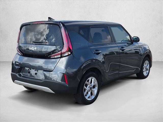Used 2024 Kia Soul LX w/ Option Group 015 FWD image 5