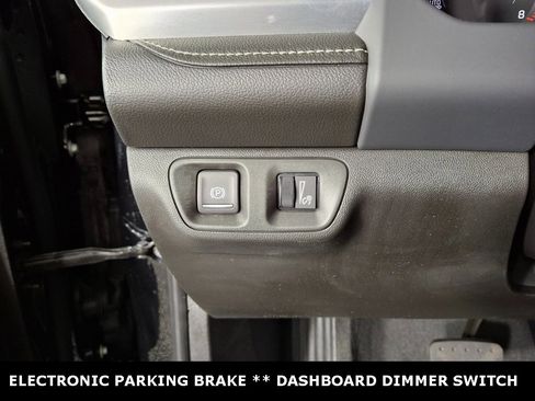 Used 2023 GMC Acadia SLE w/ Driver Convenience Package image 14