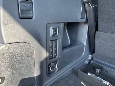 New 2026 Ford Expedition Active image 7