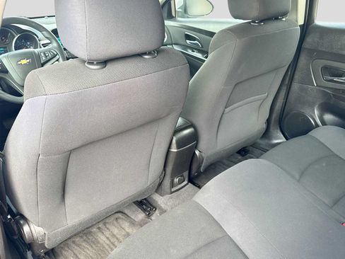Used 2016 Chevrolet Cruze LT FWD image 17