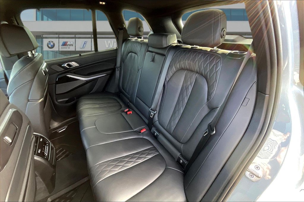Certified 2025 BMW X5 xDrive40i w/ Executive Package AWD/4WD image 22